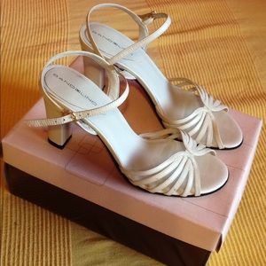 Bandolino ivory leather strappy heels